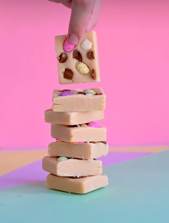 Speckled Egg stuffed Milkybar Fudge (6 piece) - Image 2