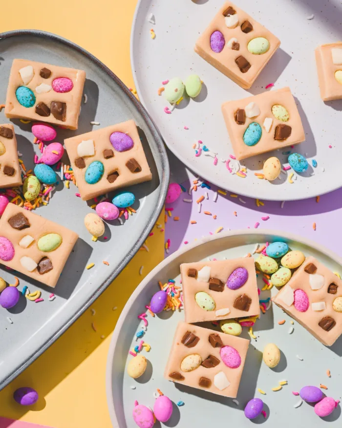 Speckled Egg stuffed Milkybar Fudge (6 piece)